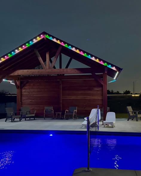 Patio & poolside